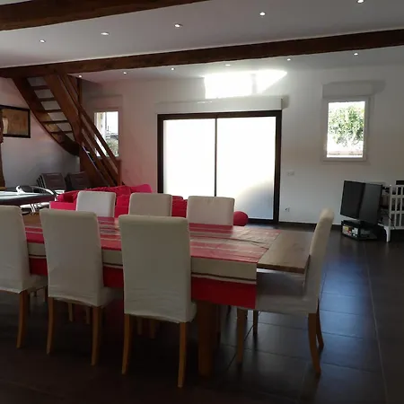 Villa Spacieuse A St Cyprien Pour 15 *