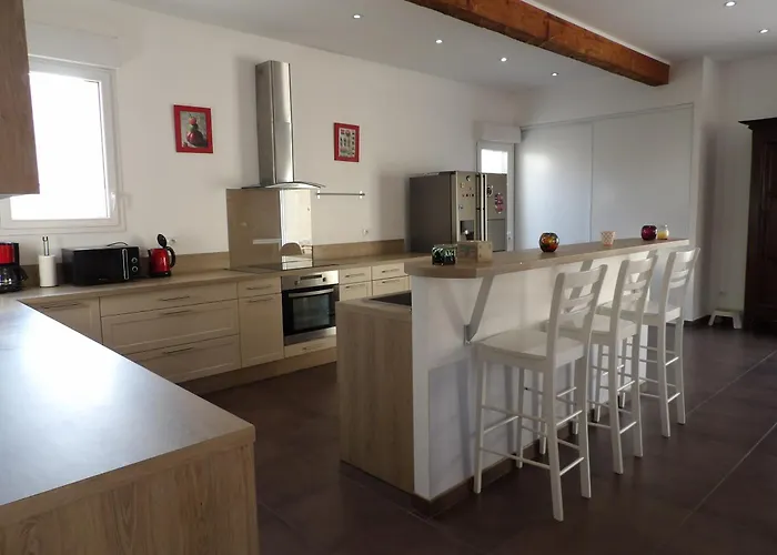 Spacieuse A St Cyprien Pour 15 Villa
